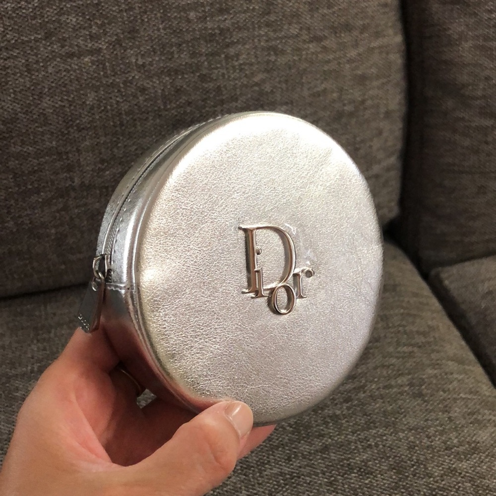 Dior Silver Round Small Pouch Vanity Authentic - Picture 4 of 13